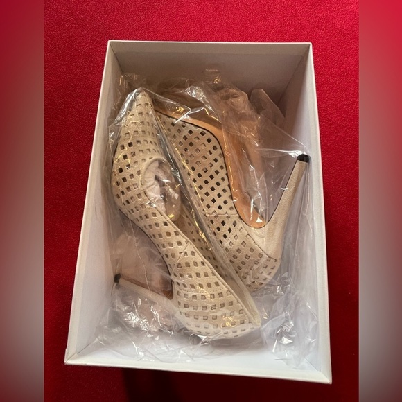 IRO Larson Perforated Suede Pointed Toe Pumps Ecru Size EU 39 - Picture 11 of 12